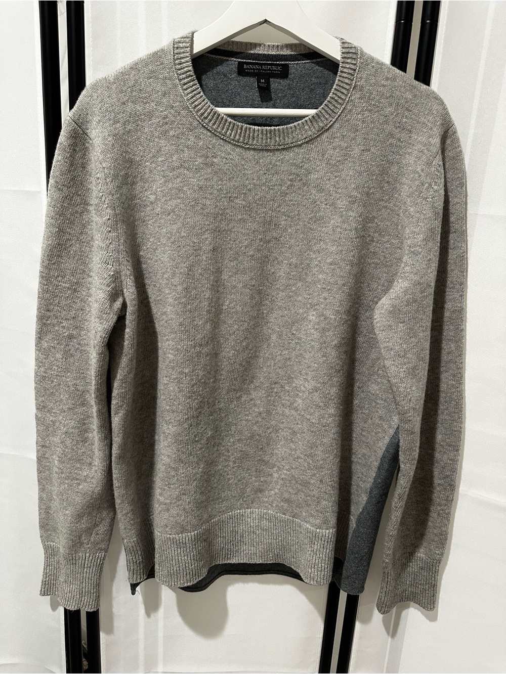 Banana Republic Men’s M Extra Fine Merino Wool Italian Yarn Gray Sweater